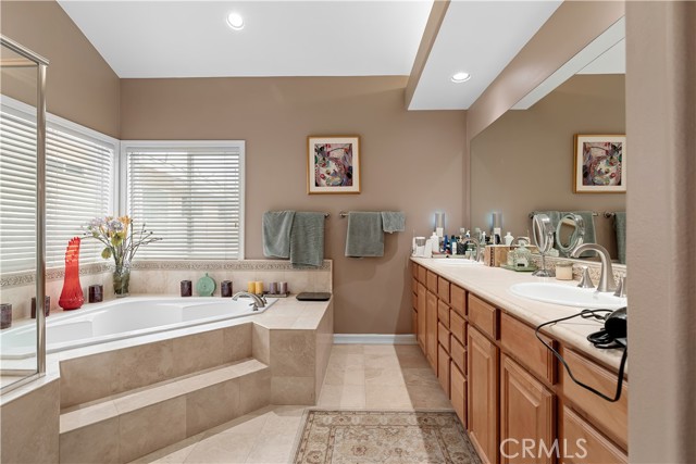 Detail Gallery Image 32 of 43 For 211 S Francisca, Redondo Beach,  CA 90277 - 4 Beds | 3 Baths