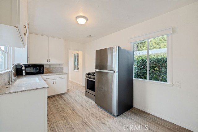 Detail Gallery Image 12 of 50 For 2279 W 239th, Torrance,  CA 90501 - 3 Beds | 2 Baths