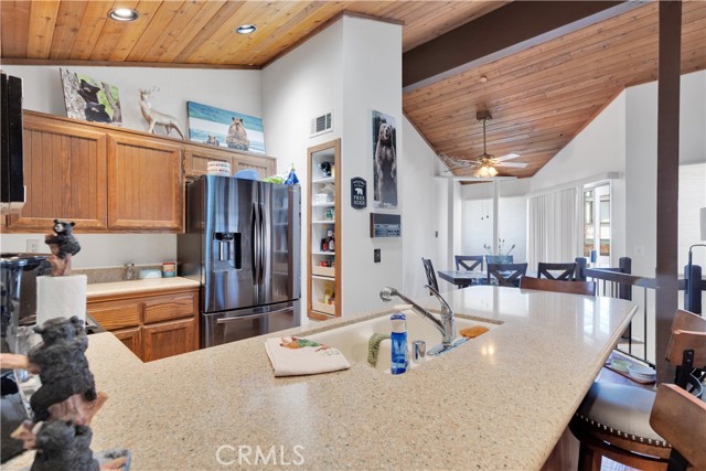 Detail Gallery Image 18 of 41 For 39802 Lakeview Dr #25,  Big Bear Lake,  CA 92315 - 2 Beds | 2 Baths