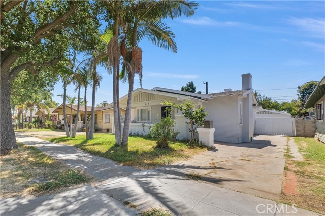 820 S Van Ness Avenue, Santa Ana CA: https://media.crmls.org/medias/4bb22a05-447f-495c-98f6-90ab86ac8170.jpg
