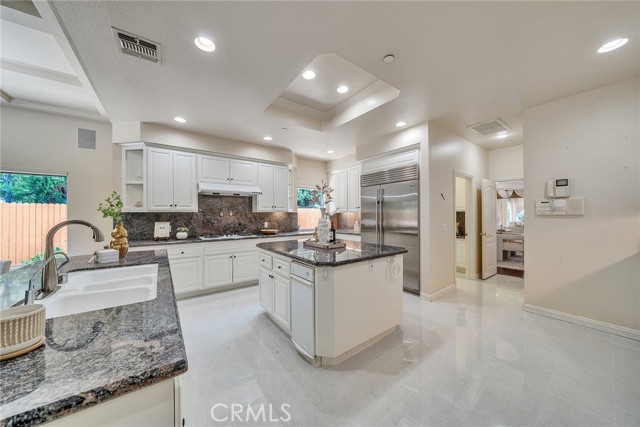 1768 Oakwood Avenue, Arcadia CA: https://media.crmls.org/medias/4bb2b42e-fc8d-49ec-af12-db3de45a83df.jpg