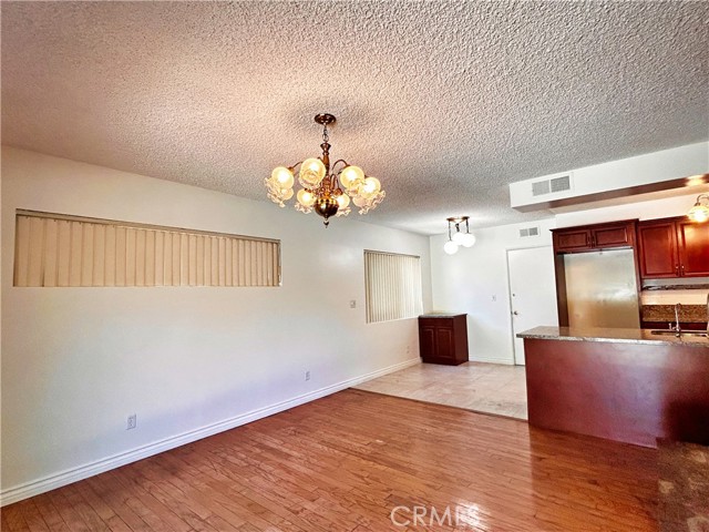 Detail Gallery Image 10 of 26 For 8927 Gloria Ave, North Hills,  CA 91343 - 3 Beds | 2 Baths