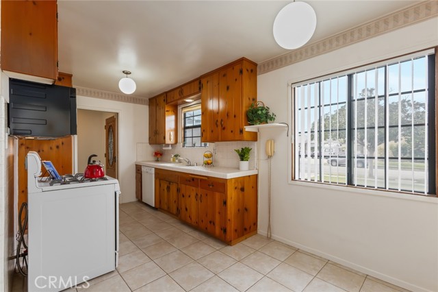 Detail Gallery Image 17 of 41 For 17116 Wilton Pl, Torrance,  CA 90504 - 4 Beds | 2 Baths