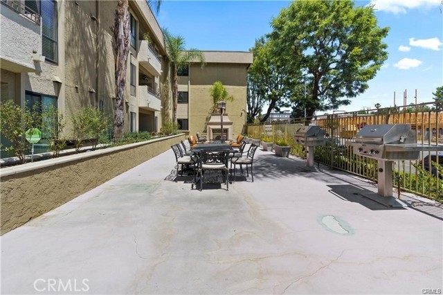 Detail Gallery Image 16 of 18 For 5009 Woodman Ave #116,  Sherman Oaks,  CA 91423 - 2 Beds | 2 Baths
