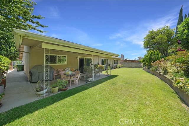 Detail Gallery Image 15 of 32 For 13011 Barto Dr, Granada Hills,  CA 91344 - 5 Beds | 3 Baths