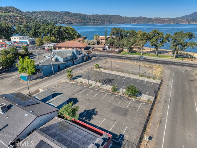 14050 Division Avenue, Clearlake CA: https://media.crmls.org/medias/4bb6bb2b-848a-4b3c-84e6-15b5b37c007a.jpg