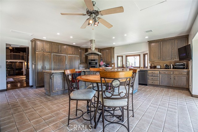 3225 Yardley Place, Simi Valley CA: https://media.crmls.org/medias/4bb6cf0b-dcc1-4663-b8b5-cb540063018a.jpg