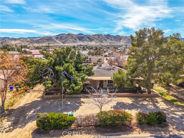 Detail Gallery Image 5 of 70 For 57885 El Dorado Dr, Yucca Valley,  CA 92284 - 5 Beds | 3 Baths