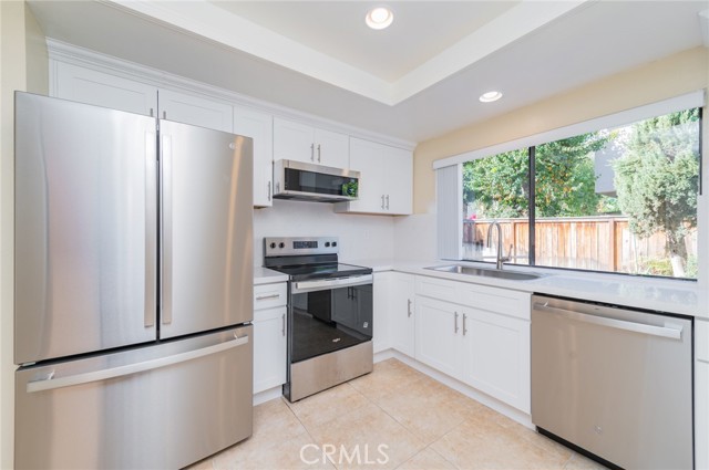 Detail Gallery Image 10 of 27 For 11 Gainesmill, Irvine,  CA 92620 - 3 Beds | 2/1 Baths