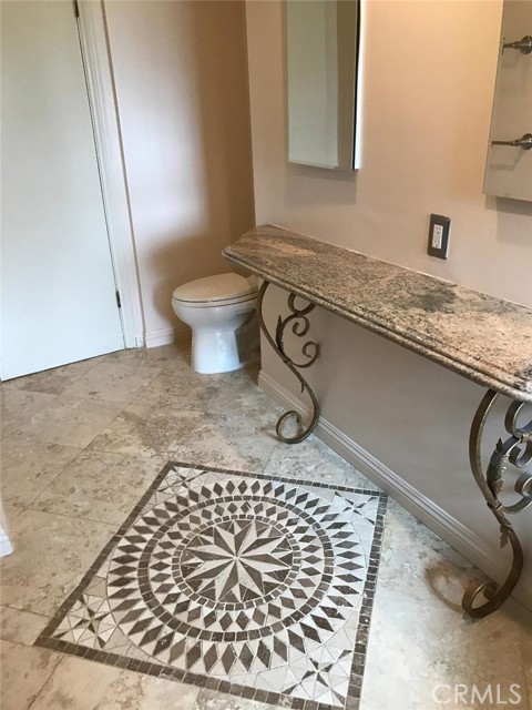 23439 Clarendon Street, Woodland Hills CA: https://media.crmls.org/medias/4bb84dfc-274e-4225-b6a5-55c4da14ab6d.jpg