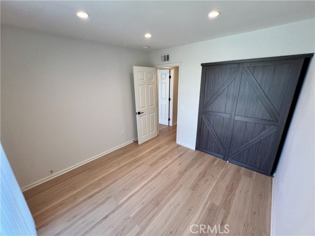 Detail Gallery Image 12 of 14 For 22038 Vanowen St #105,  Woodland Hills,  CA 91303 - 3 Beds | 2/1 Baths