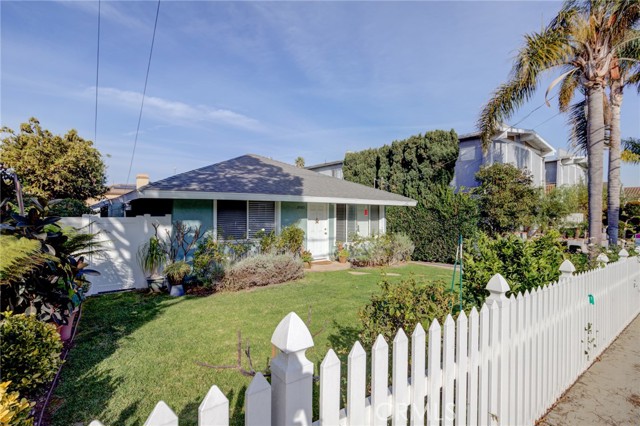 2003 Farrell Avenue, Redondo Beach, California 90278, 5 Bedrooms Bedrooms, ,3 BathroomsBathrooms,Residential,Sold,Farrell,SB22004385