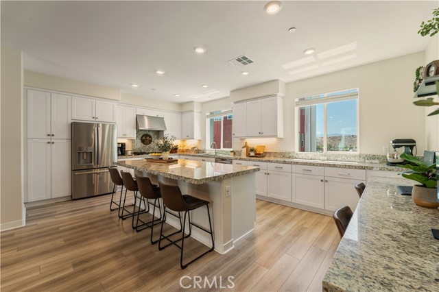 Detail Gallery Image 8 of 26 For 27461 Viero Pl, Valencia,  CA 91381 - 3 Beds | 4 Baths
