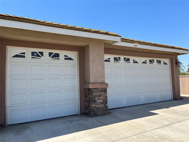 10072 Berkshire Drive, Jurupa Valley CA: https://media.crmls.org/medias/4bb9e30a-8039-45df-9722-16292145306e.jpg