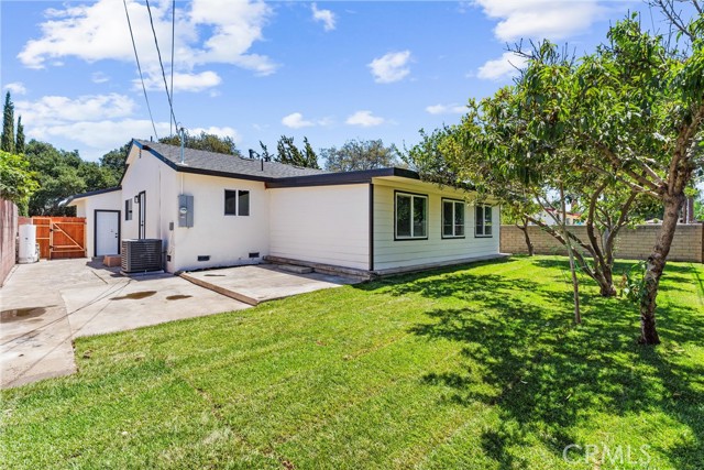 325 S Valley Street, Anaheim CA: https://media.crmls.org/medias/4bb9f436-2ee0-4c39-aa61-5b031cc8c196.jpg