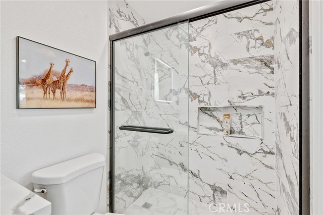 Detail Gallery Image 17 of 28 For 1052 E Galatea St, Azusa,  CA 91702 - 4 Beds | 2 Baths