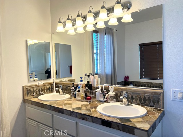 1539 Carmel Court, Redlands CA: https://media.crmls.org/medias/4bba7243-2e7b-4702-aca0-84f7da497259.jpg