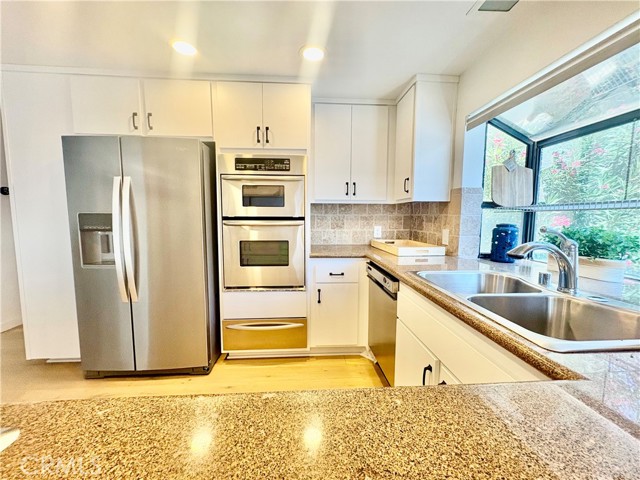 18731 Hatteras Street, Tarzana CA: https://media.crmls.org/medias/4bbb317b-d324-43ac-af25-383d6343c183.jpg
