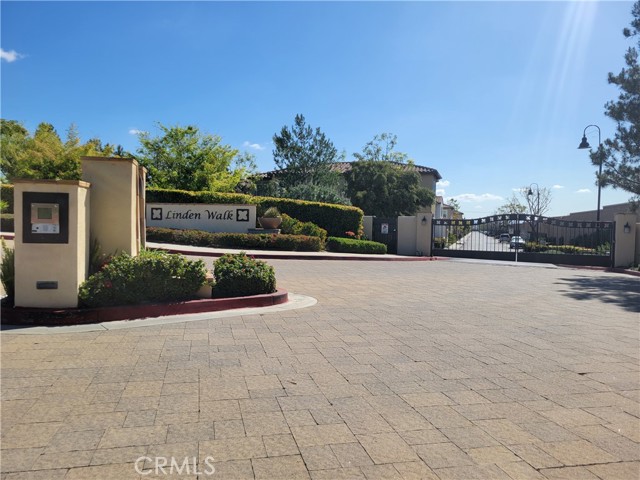 56 Linden Lane, Temple City CA: https://media.crmls.org/medias/4bbb80a7-7b0a-451b-ae2f-4f684ef863a5.jpg