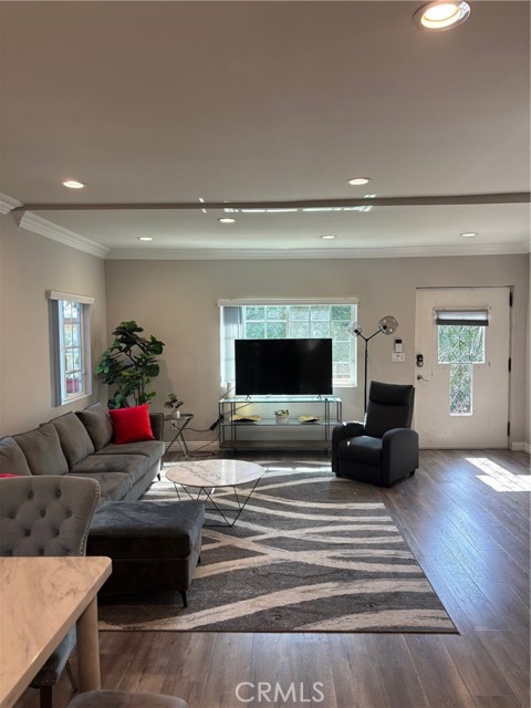 Detail Gallery Image 2 of 50 For 1826 N Berendo St, Los Angeles,  CA 90027 - 7 Beds | 4 Baths