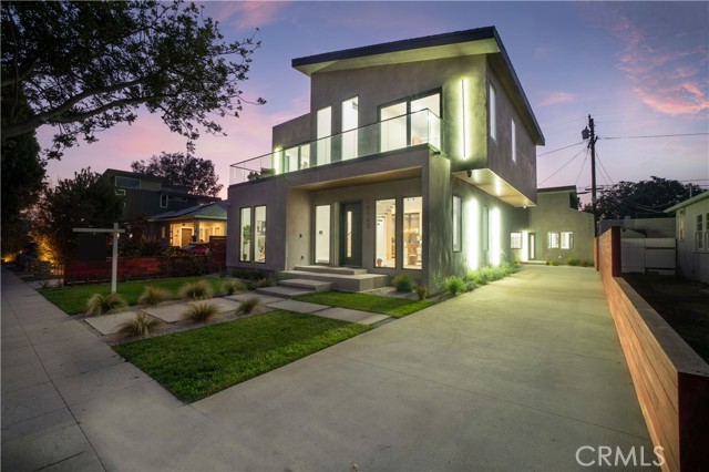 Detail Gallery Image 6 of 65 For 10943 Pickford Way, Culver City,  CA 90230 - 5 Beds | 4/1 Baths