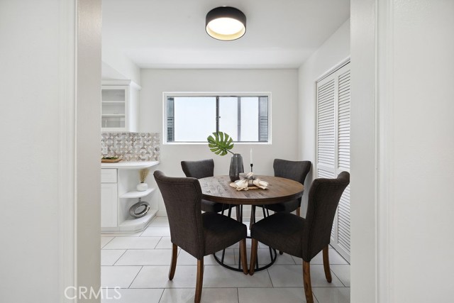 6101 Fulton Avenue, Van Nuys CA: https://media.crmls.org/medias/4bbd3348-a4d6-427c-a5dc-7e1443f58744.jpg
