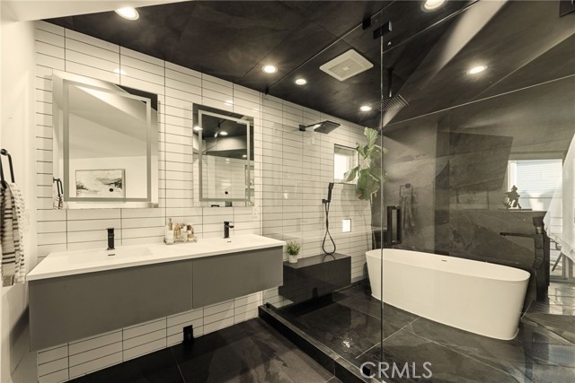 Detail Gallery Image 22 of 31 For 610 9th St a,  Hermosa Beach,  CA 90254 - 3 Beds | 2/1 Baths