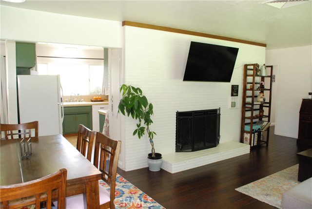 360 Campbell Avenue, Redlands CA: https://media.crmls.org/medias/4bbf30d4-368f-48ca-97b8-b8c9c206342e.jpg