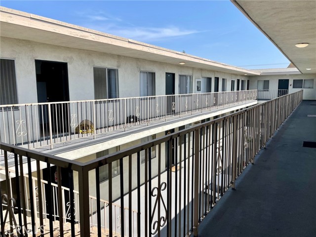 4777 W 132nd Street, Hawthorne CA: https://media.crmls.org/medias/4bc0967d-69ed-4303-aefd-cb59f7a10bbd.jpg