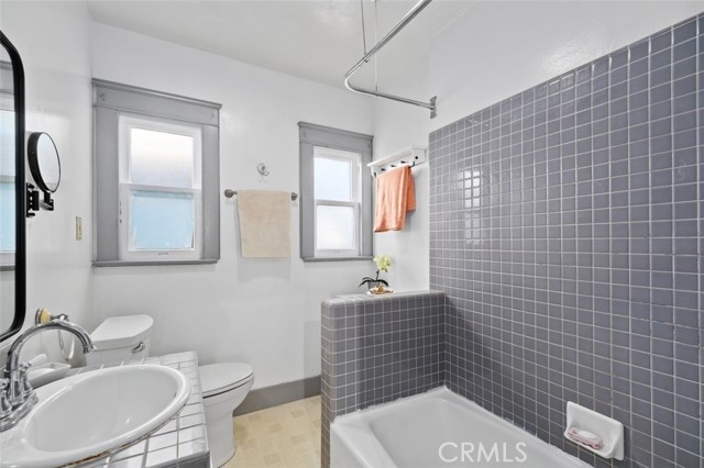 509 Francisca Avenue, Redondo Beach, California 90277, 2 Bedrooms Bedrooms, ,1 BathroomBathrooms,Residential,Sold,Francisca,PV22057057