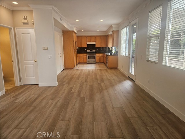 Detail Gallery Image 9 of 10 For 1227 S Goldstone Cir, Anaheim,  CA 92804 - 4 Beds | 2/1 Baths