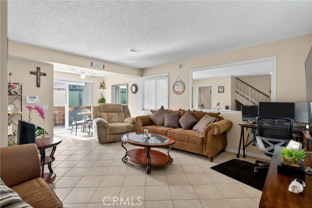 Detail Gallery Image 6 of 37 For 824 N Pasadena, Azusa,  CA 91702 - 3 Beds | 2 Baths