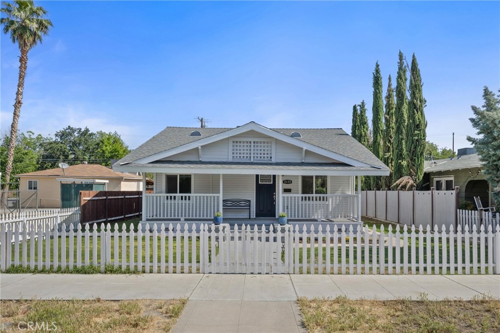 2128 21st St, Bakersfield, CA 93301