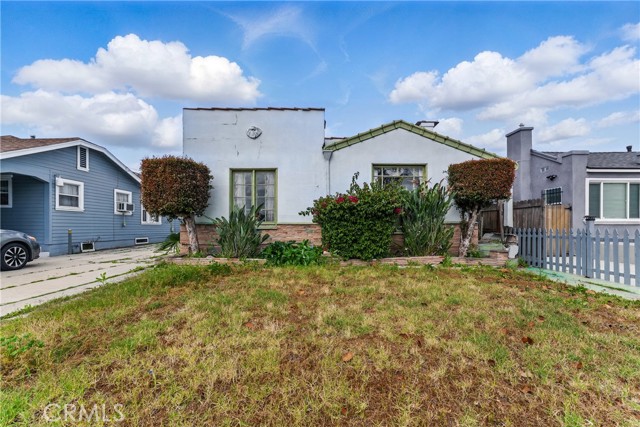 5823 Madden Avenue, Los Angeles CA: https://media.crmls.org/medias/4bc4d12d-4d31-45c0-8d5b-957fccc83dc5.jpg