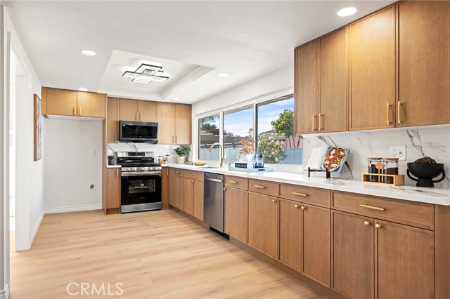 Image 18 of 56 For 19841 Lombardy Lane