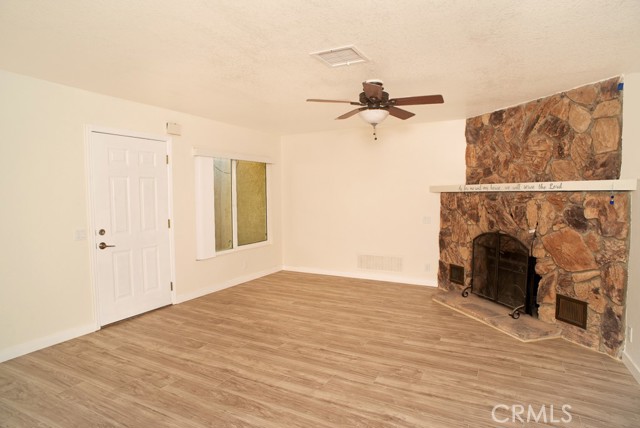 Detail Gallery Image 5 of 26 For 44315 88th St, Lancaster,  CA 93535 - 3 Beds | 2 Baths