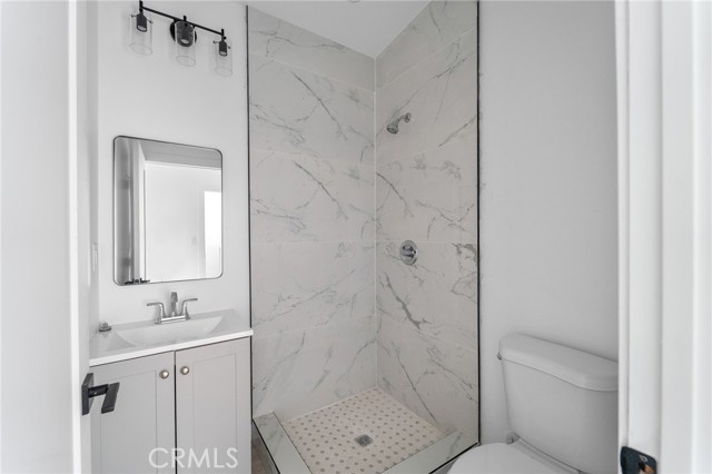 Detail Gallery Image 14 of 19 For 8514 Wilbur Ave, Northridge,  CA 91324 - 3 Beds | 3 Baths