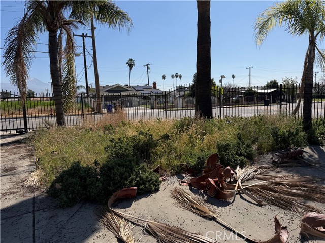 Detail Gallery Image 20 of 28 For 27490 Norwood, Highland,  CA 92346 - 4 Beds | 2/1 Baths