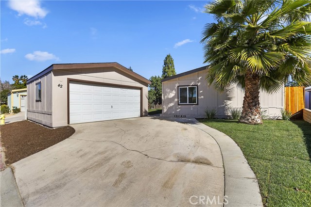 700 E Washington Street, Colton CA: https://media.crmls.org/medias/4bc6471a-2703-4d9b-afd6-25ca0c57825a.jpg