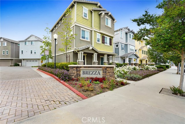 9126 Foster Lane, Chatsworth CA: https://media.crmls.org/medias/4bc67527-f8af-4244-9f73-59ae698f9e9b.jpg