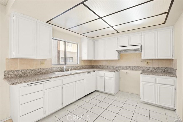 11331 Elliott Avenue, El Monte CA: https://media.crmls.org/medias/4bc6ef1a-326b-4cc3-b13c-2e5a0c5c9b63.jpg