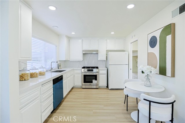 Detail Gallery Image 20 of 68 For 2301 W Manly, Santa Ana,  CA 92704 - 4 Beds | 2/1 Baths