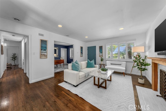 7135 W 91st Street, Los Angeles CA: https://media.crmls.org/medias/4bc7d5e1-8fa6-4a62-9e1e-da5f6641a93f.jpg