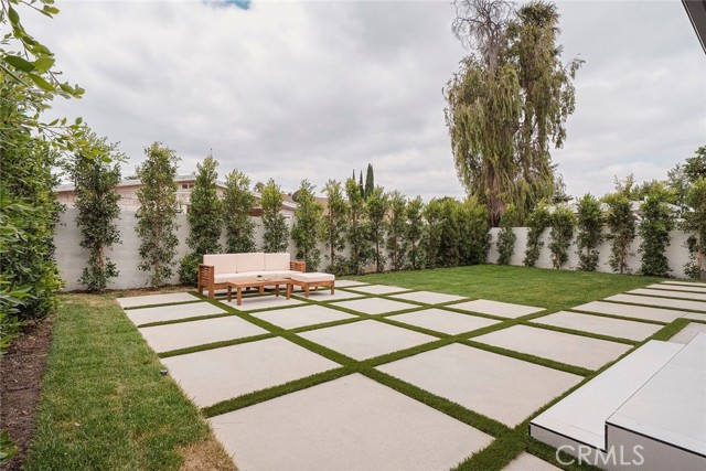 14126 Runnymede Street, Van Nuys CA: https://media.crmls.org/medias/4bc80eda-8930-4e0d-bc06-271658efa3a0.jpg