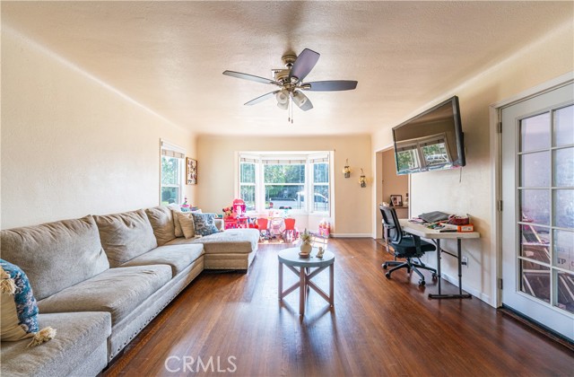 601 S Pearl Avenue, Compton CA: https://media.crmls.org/medias/4bc832ef-9895-4230-bfa9-390ad1245107.jpg