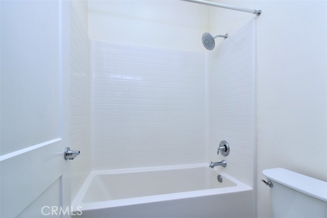 Detail Gallery Image 14 of 31 For 207 Morro Way #3,  Simi Valley,  CA 93065 - 3 Beds | 2/1 Baths