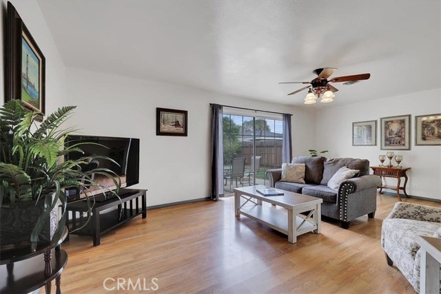 909 E 21st Street, Marysville CA: https://media.crmls.org/medias/4bc8a8e3-8bab-4736-bb3c-dfe753a50a5f.jpg