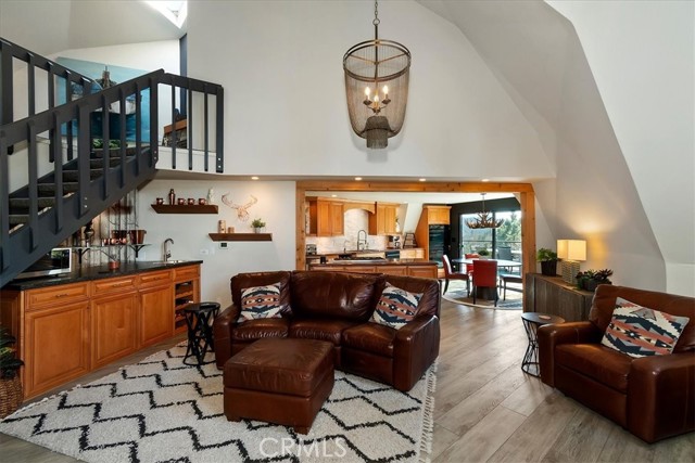 Detail Gallery Image 3 of 22 For 28131 Zermatt, Lake Arrowhead,  CA 92352 - 3 Beds | 2 Baths