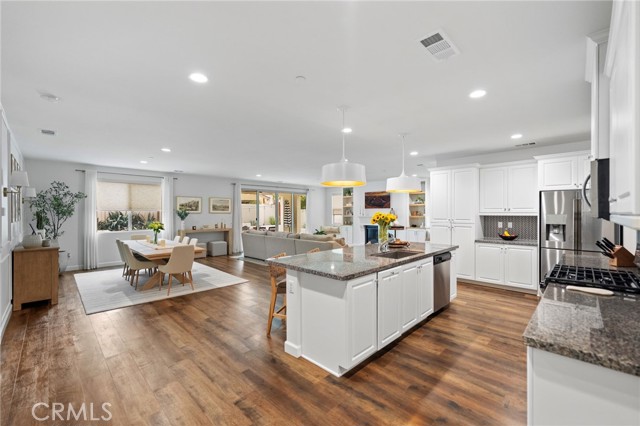 Detail Gallery Image 9 of 56 For 34565 Way Bright Pine, Murrieta,  CA 92563 - 4 Beds | 2/1 Baths