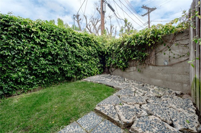 Detail Gallery Image 32 of 33 For 1717 Riverside Dr, Glendale,  CA 91201 - 2 Beds | 1 Baths